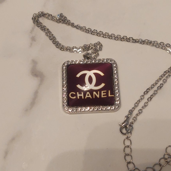 Necklace - Picture 1 of 3